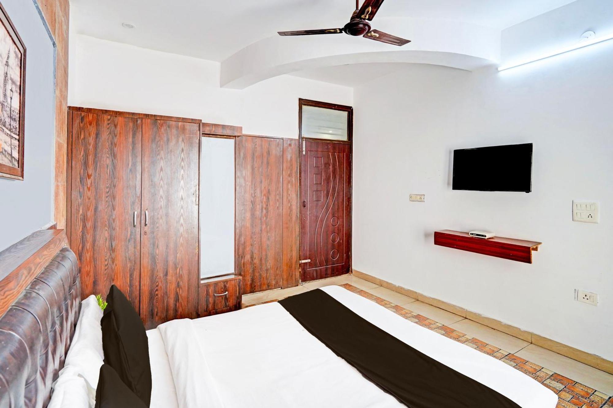 Super Hotel O Palm Dehradun Exteriör bild
